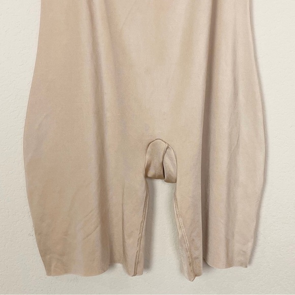 SPANX Simplicity Slimming OpenBust Mid-Thigh
Beige BodySuit Shapewear - Picture 4 of 12